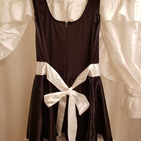 Midnight  maid /waitress lingerie size medium - Picture 2 of 4
